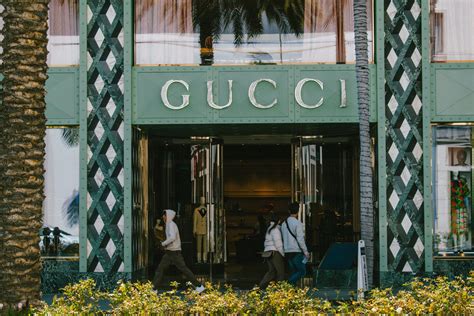 gucci store in jamaica